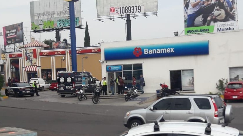 Grupo armado asalta banco de Morelia, se roban 1 millón de pesos