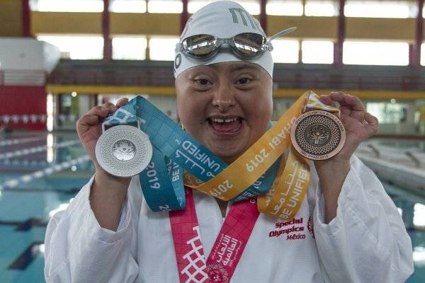 Nadadora mexicana con síndrome de Down suma 250 medallas