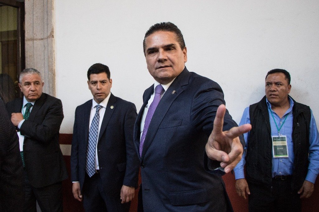 Silvano Aureoles no descarta endeudar al Gobierno para pagar a maestros