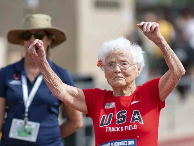 Julia Hawkins tiene 103 años y acaba de correr los 100 metros planos