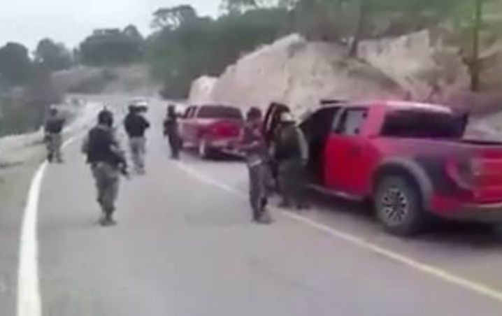 VIDEO Sicarios de Los Viagras retan al CJNG de El Mencho en La Ruana Michoacán