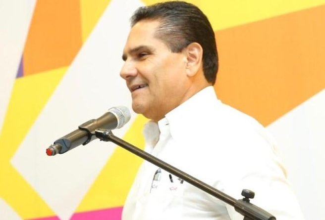 "Hay funcionarios de mi Gobierno que no trabajan y los voy a correr": Silvano