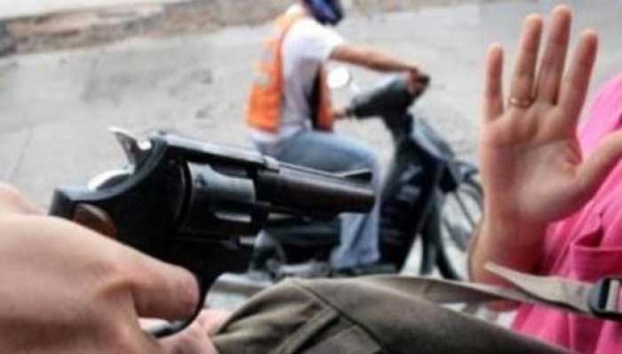 Asesinan a hombre en asalto, le roban 200 mil pesos en Morelia, Michoacán