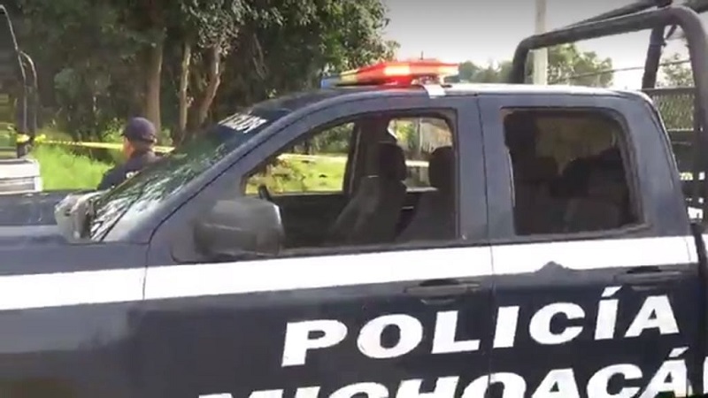 Hallan ejecutados a dos hombres; Policía oculta los hechos en Uruapan, Michoacán