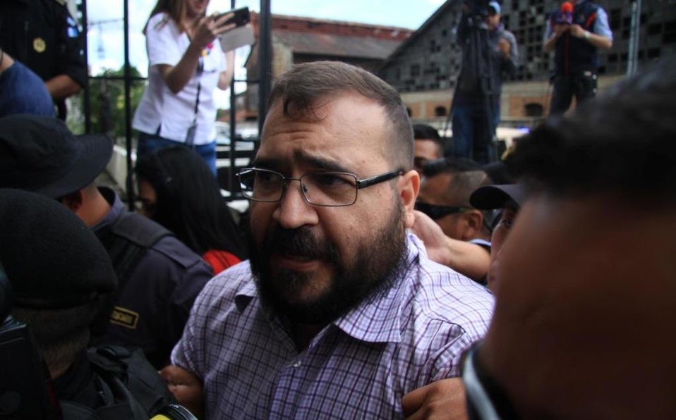 Javier Duarte dice que acordó entregarse para que no molestaran a su familia
