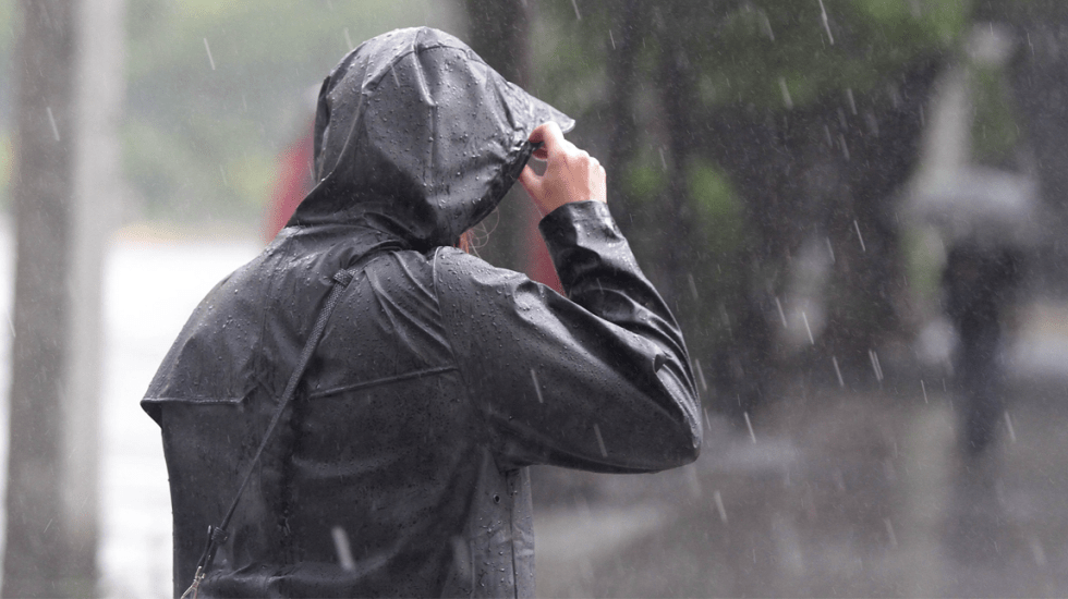 El Servicio Meteorológico Nacional (SMN) pronosticó para este día lluvias de diferente intensidad en 30 estados del país, con precipitaciones muy fuertes en Michoacán, Morelos, Puebla, Guerrero, Oaxaca y Chiapas.