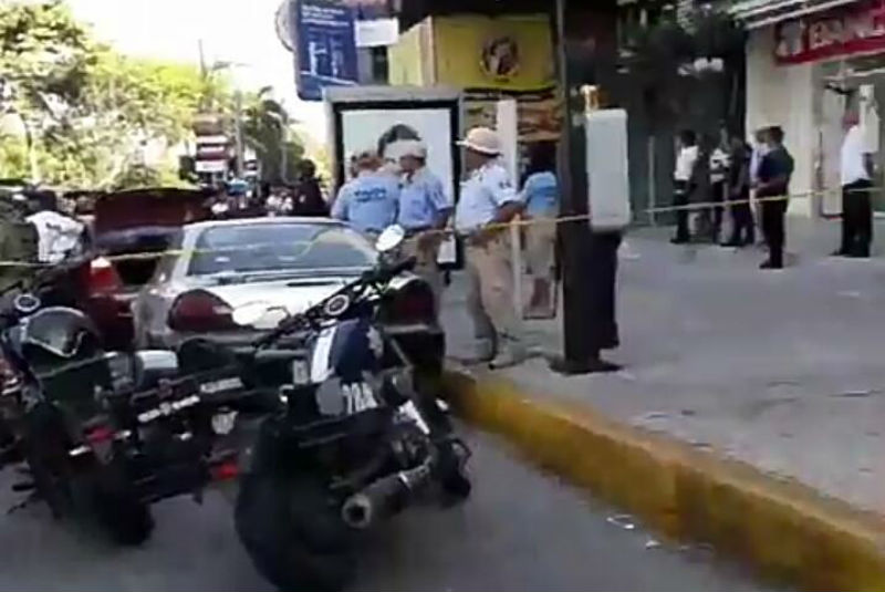 Sicarios irrumpen en bar de Acapulco y matan a cuatro