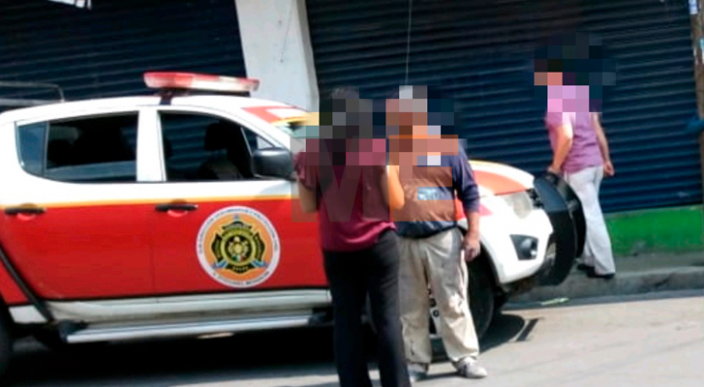 Tres jóvenes pelan en la calle y uno de ellos pierde parte de su oreja en Zitácuaro, Michoacán