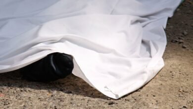 Lo atan a jardinera y hacen estallar explosivo sobre su cuerpo