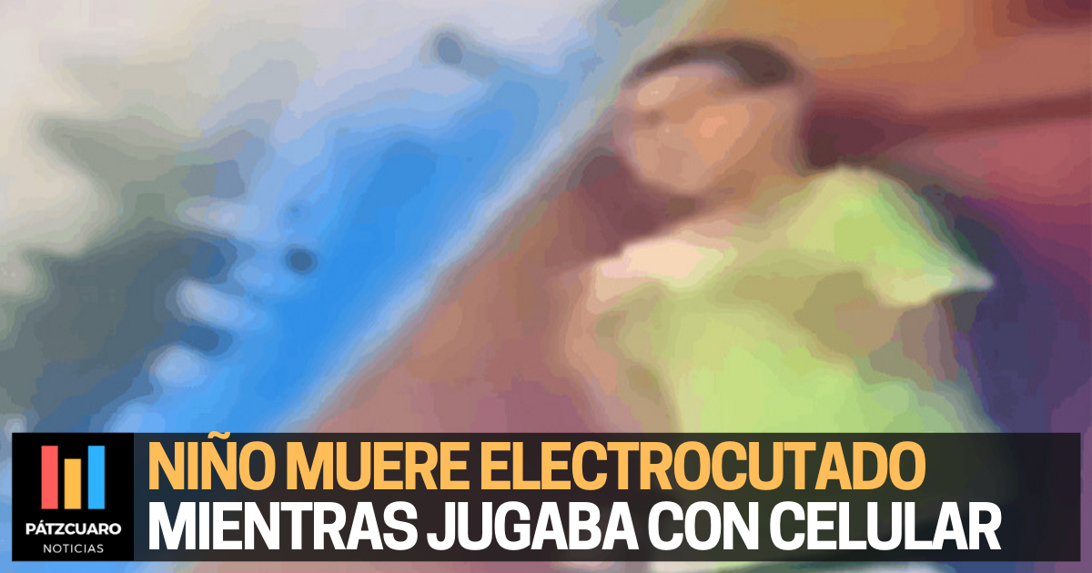 Niño muere electrocutado mientras jugaba con su celular y comía