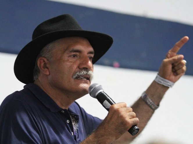Mireles llama 'pirujas' a concubinas