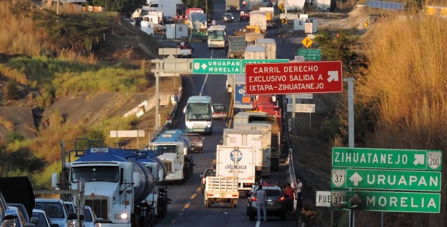 Hoy serán tomadas 5 carreteras federales en Michoacán