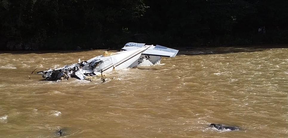 IMÁGENES: Cae avioneta en Michoacán