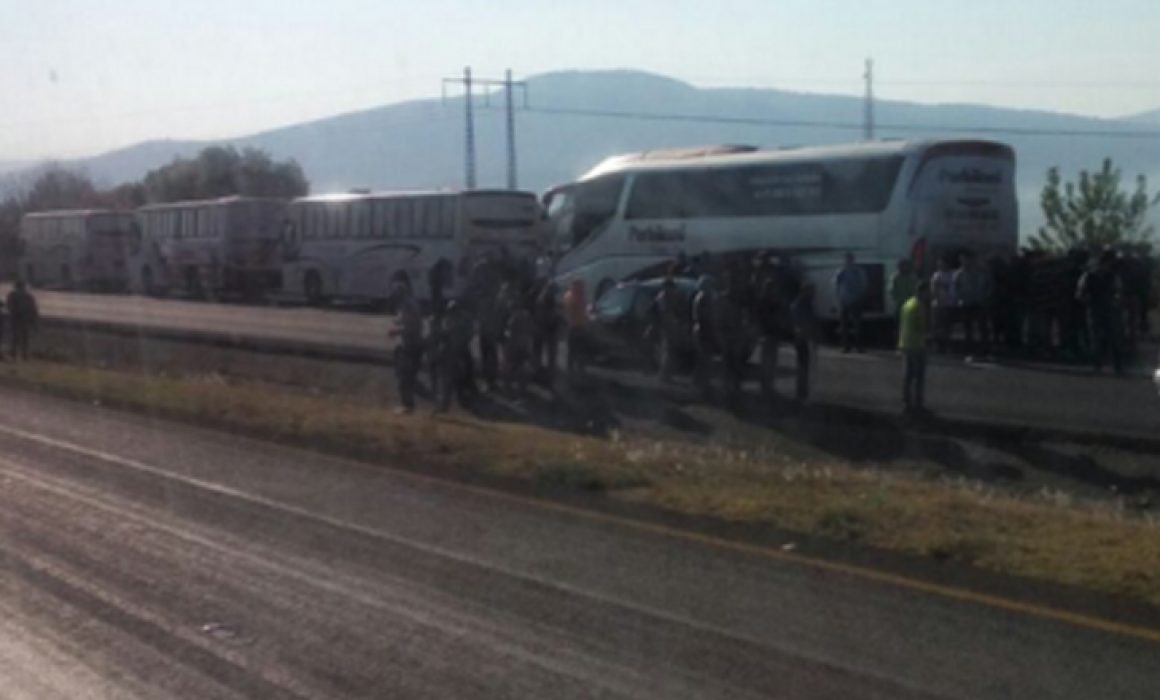 Normalistas de Tiripetío retienen autobuses otra vez