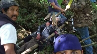 VIDEO: Patzcuarenses rescataron a hombre lesionado en barranca de Pátzcuaro