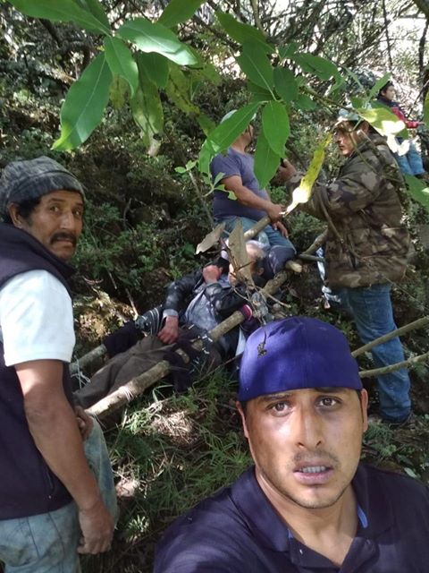 VIDEO: Patzcuarenses rescataron a hombre lesionado en barranca de Pátzcuaro