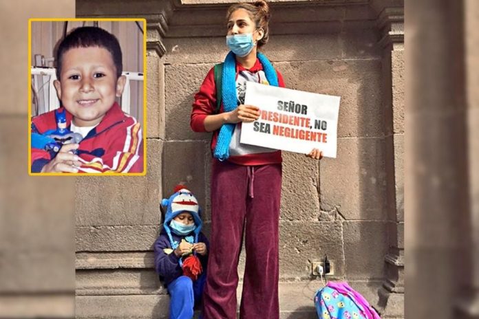 Muere niño con cáncer que se manifestó por desabasto de medicinas