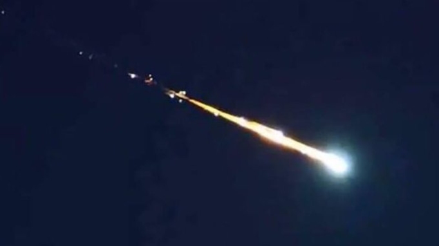 VIDEO: Reportan en Michoacán Y Querétaro caída de un meteorito