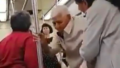 VIDEO: Mujer exige que bajen del Metro a abuelito de 80 años