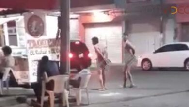 En Apatzingán obligan a 2 sujetos a caminar desnudos por las calles