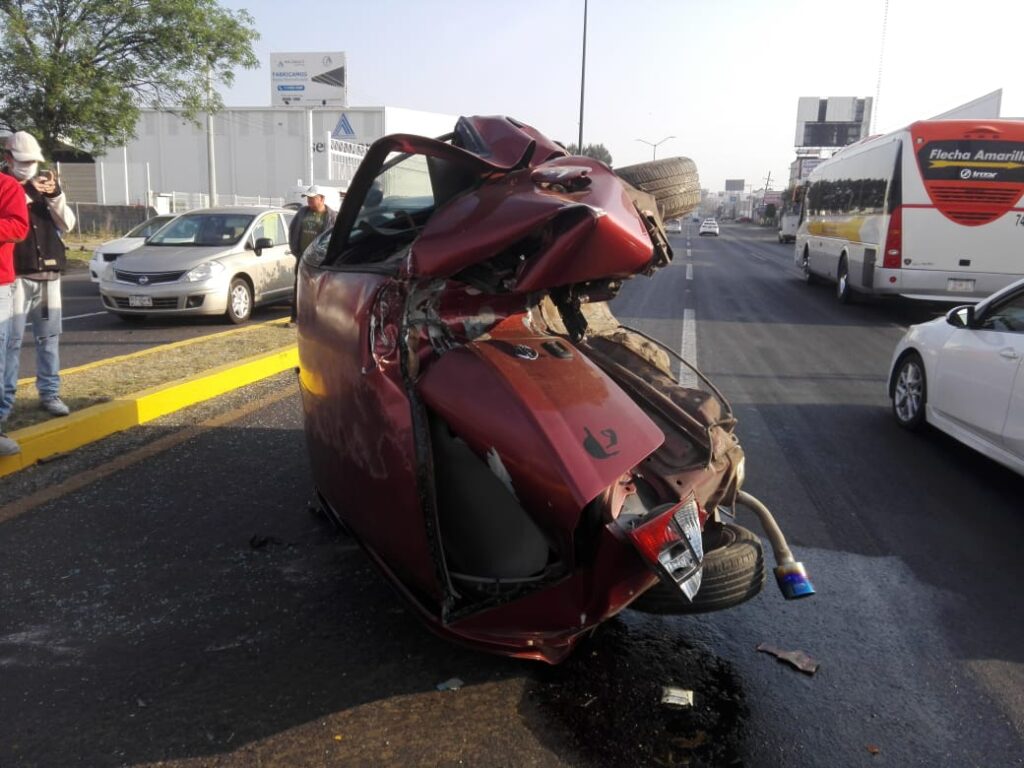 Fuerte accidente en Morelia; hay varios heridos [FOTOS]