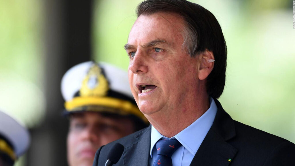 Para el presidente de Brasil las misas son "servicios esenciales" y deben seguir pese a coronavirus