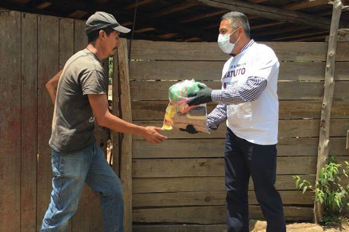 3 mil despensas entregadas a domicilio en Pátzcuaro