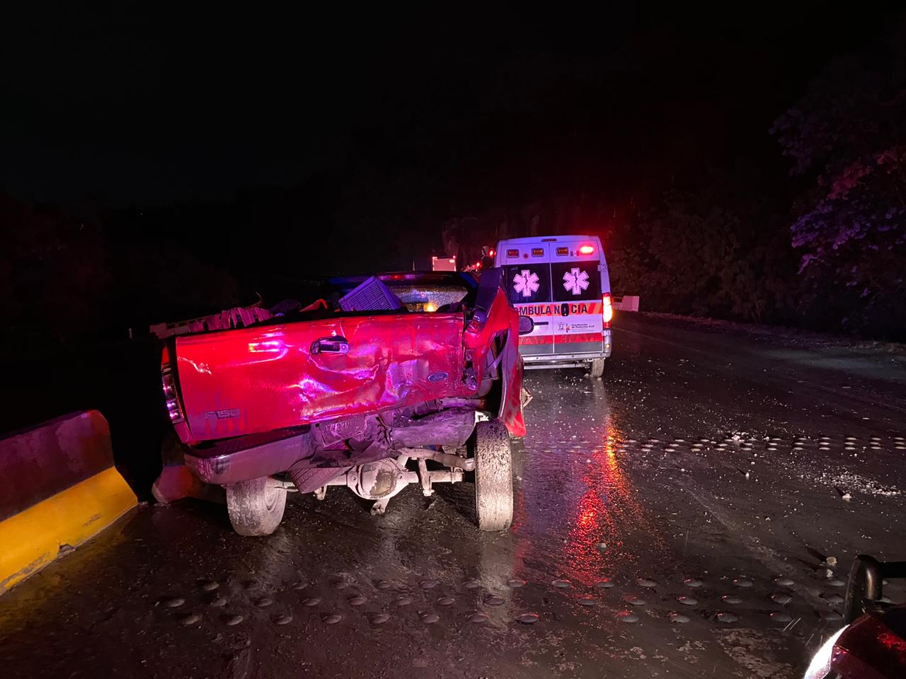 Aparatoso choque en la Pátzcuaro-Morelia