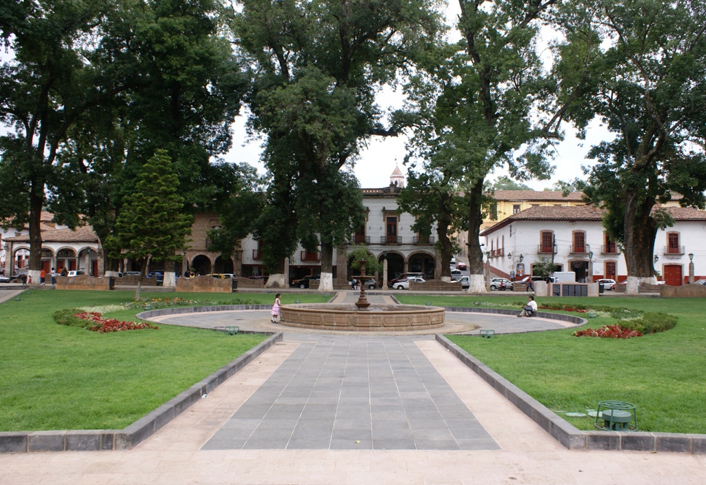Restringido el acceso a plazas y mercados de Pátzcuaro