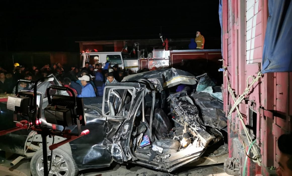 Trágico accidente deja 2 muertos y un herido en Uruapan