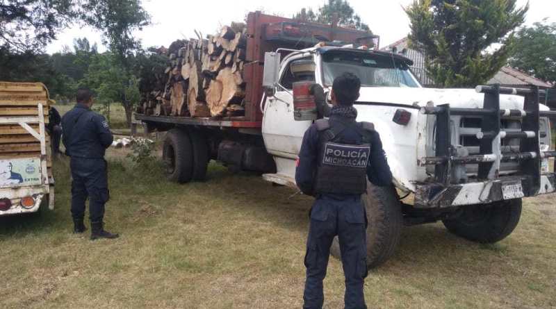 Detienen en Tacámbaro a sujeto con madera ilegal