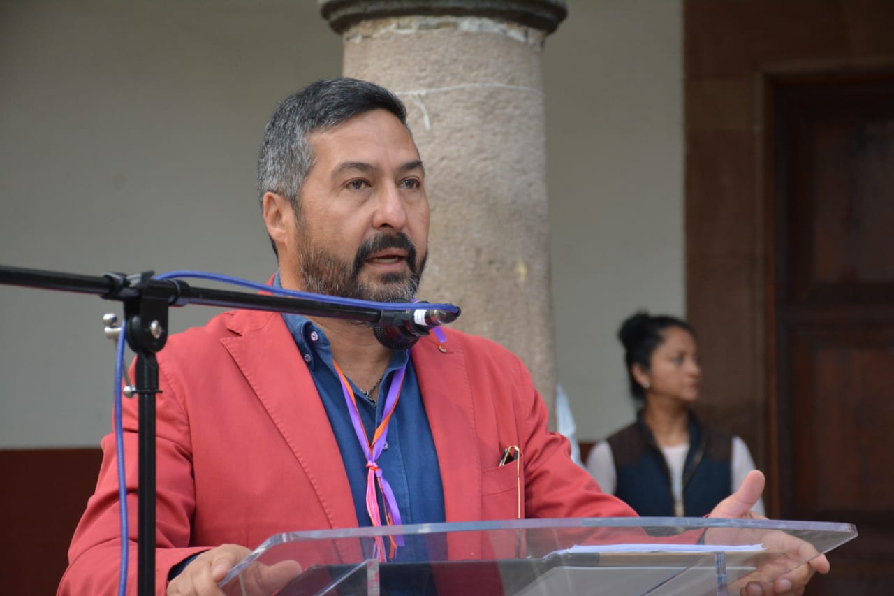 Firma Víctor Báez acuerdos para reactivación económica en Pátzcuaro