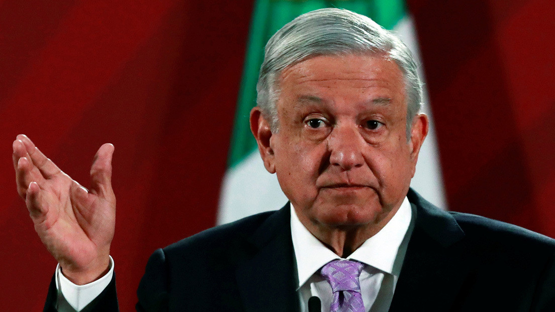 López Obrador asegura que una conspiración de la derecha quiere quitarlo de la Presidencia (muestra documento)