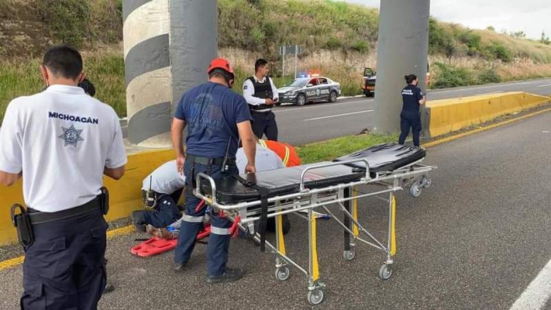 Morelia: Mujer se arroja de puente en salida a Pátzcuaro