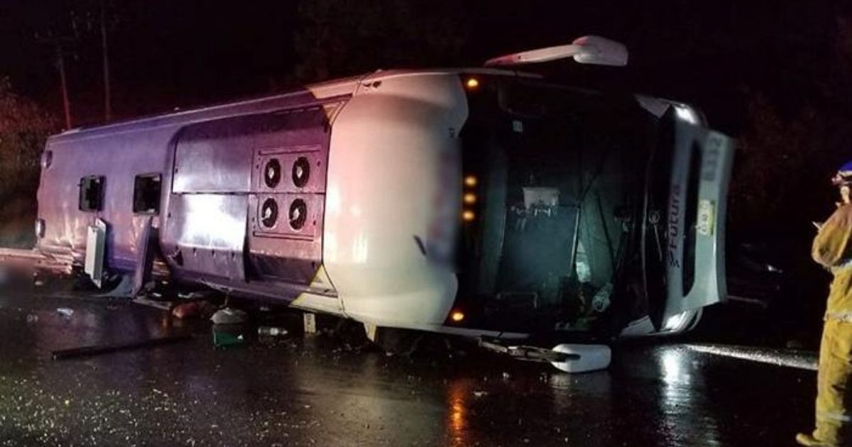 Trágico accidente de autobús de pasajeros deja varios muertos y heridos