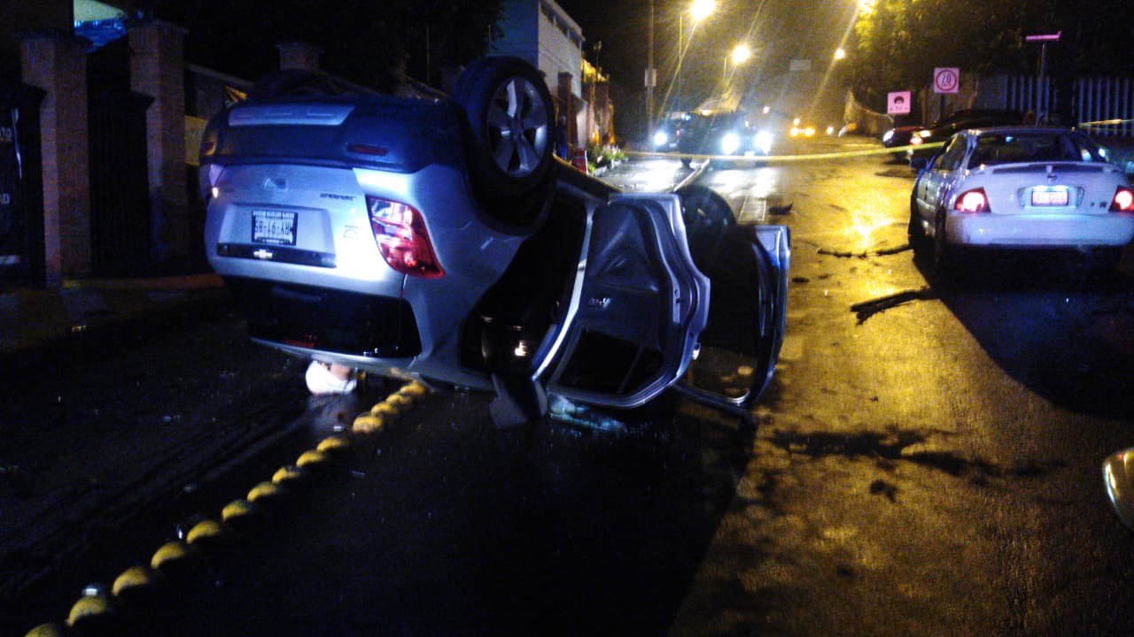 Trágico accidente deja una mujer muerta y otra herida, en Michoacán