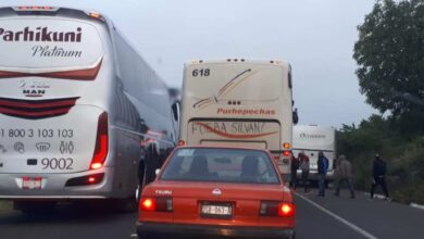 'Secuestran' normalistas autobuses en la Pátzcuaro-Morelia