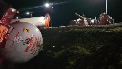 Vuelca pipa con amoniaco en la autopista Pátzcuaro-Cuitzeo