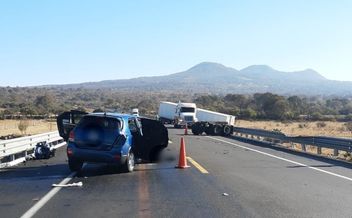 Accidente vehicular en la carretera Pátzcuaro-Copándaro
