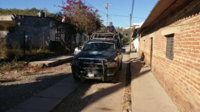 Balacera entre civiles en Íxtaro deja dos muertos