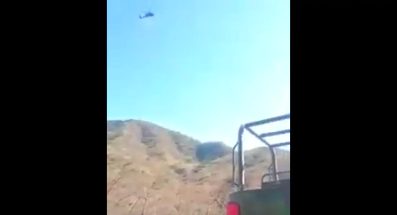 VIDEO: Helicóptero Black Hawk de la Fuerza Aérea rafaguea al CJNG en Tepalcatepec