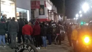 Multitud acude al velorio de Miguel Ángel y Ginebra