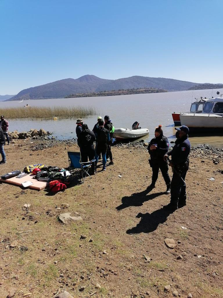 Padre e hija desaparecen en lago de Pátzcuaro; hallan su moto acuática