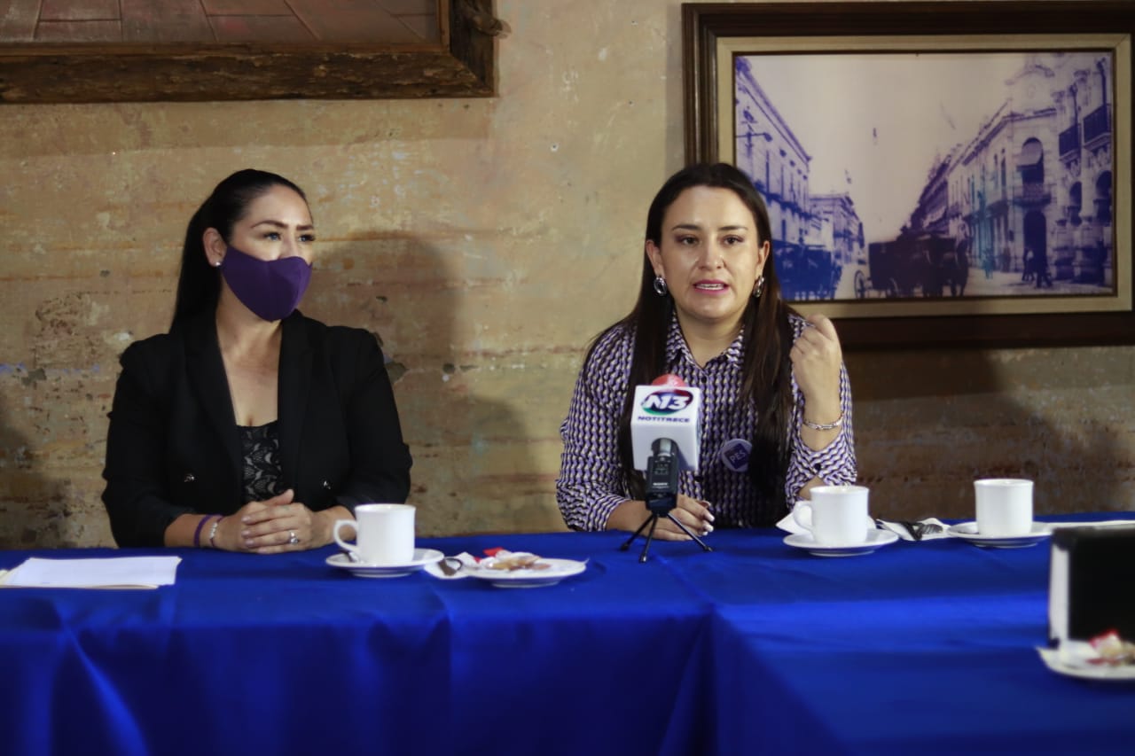 Participa Hermila Solís en encuentro de mujeres de Michoacán