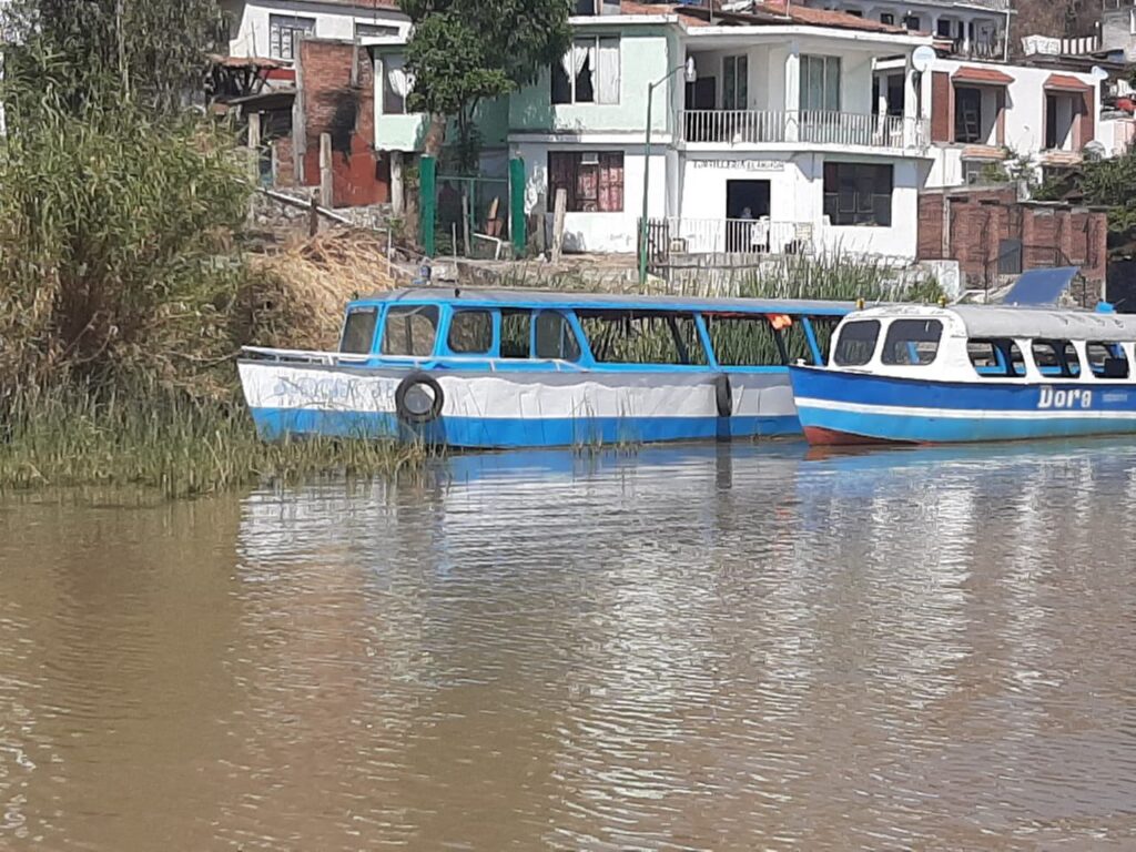 FOTOS: Policía recupera en Janitzio embarcación robada