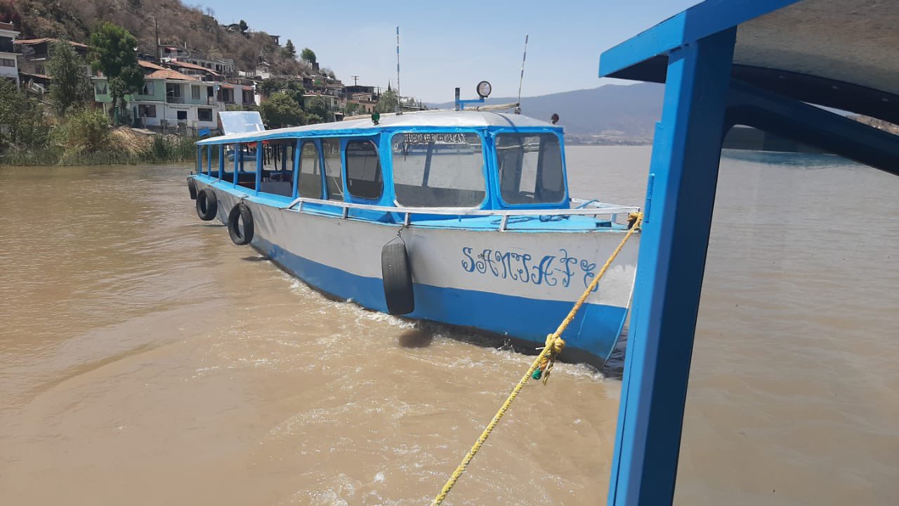 FOTOS: Policía recupera en Janitzio embarcación robada