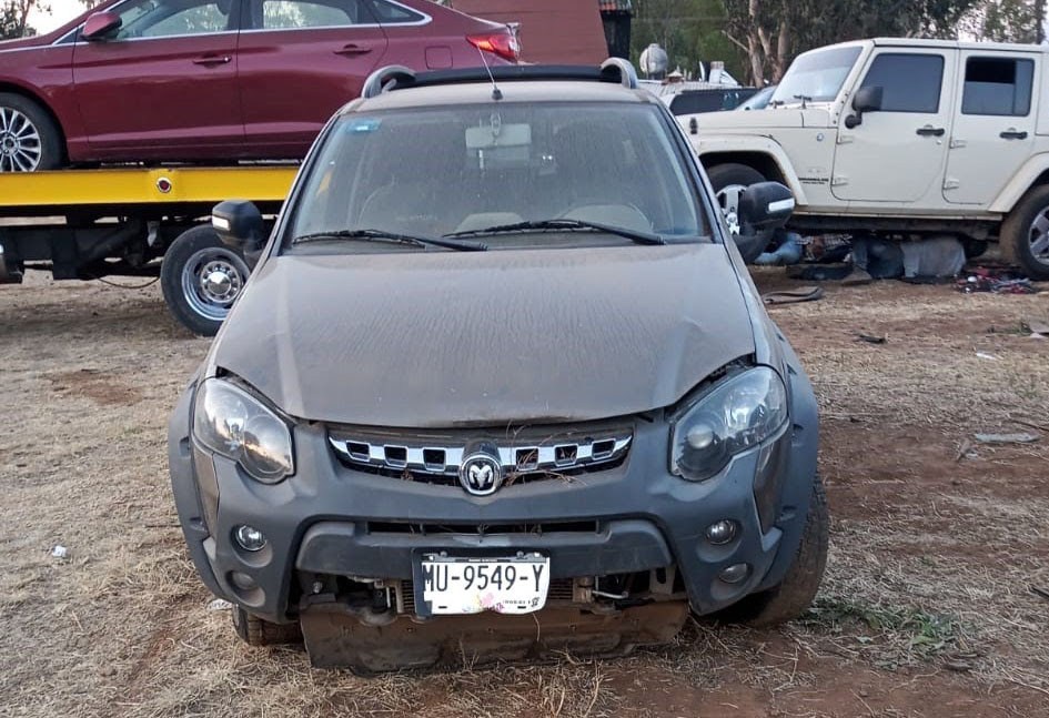 Hallan corralón en Tzurumútaro con 6 vehículos robados