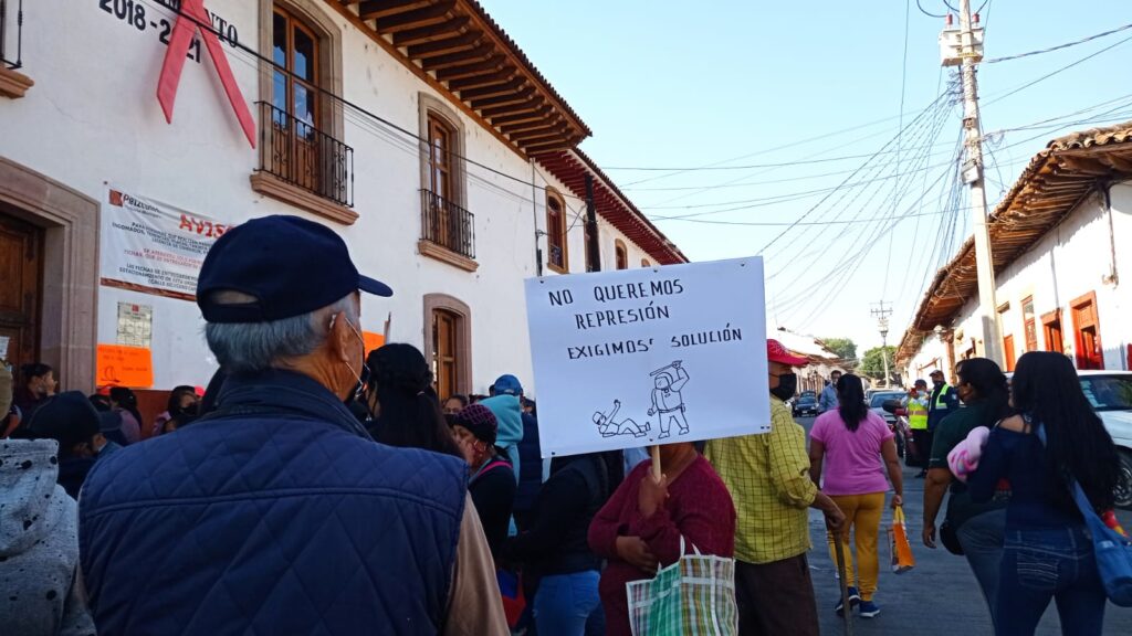 Toman presidencia de Pátzcuaro; vecinos reclaman falta de agua potable en colonias