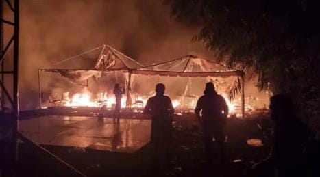 Se incendia salón de eventos en Pátzcuaro en plena boda