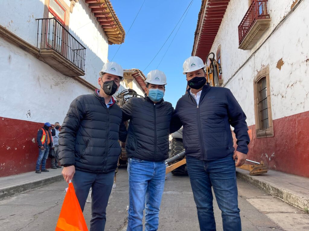 Julio Arreola starts work on Ahumada street and the sidewalks in Federico Tena